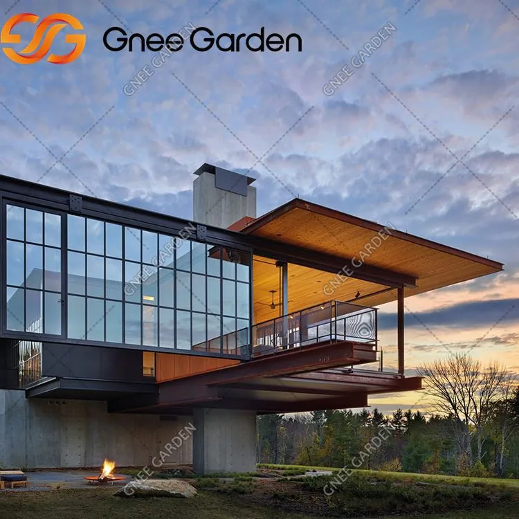 Dekoratiivne välistingimustes kardina sein suure hoone jaoks